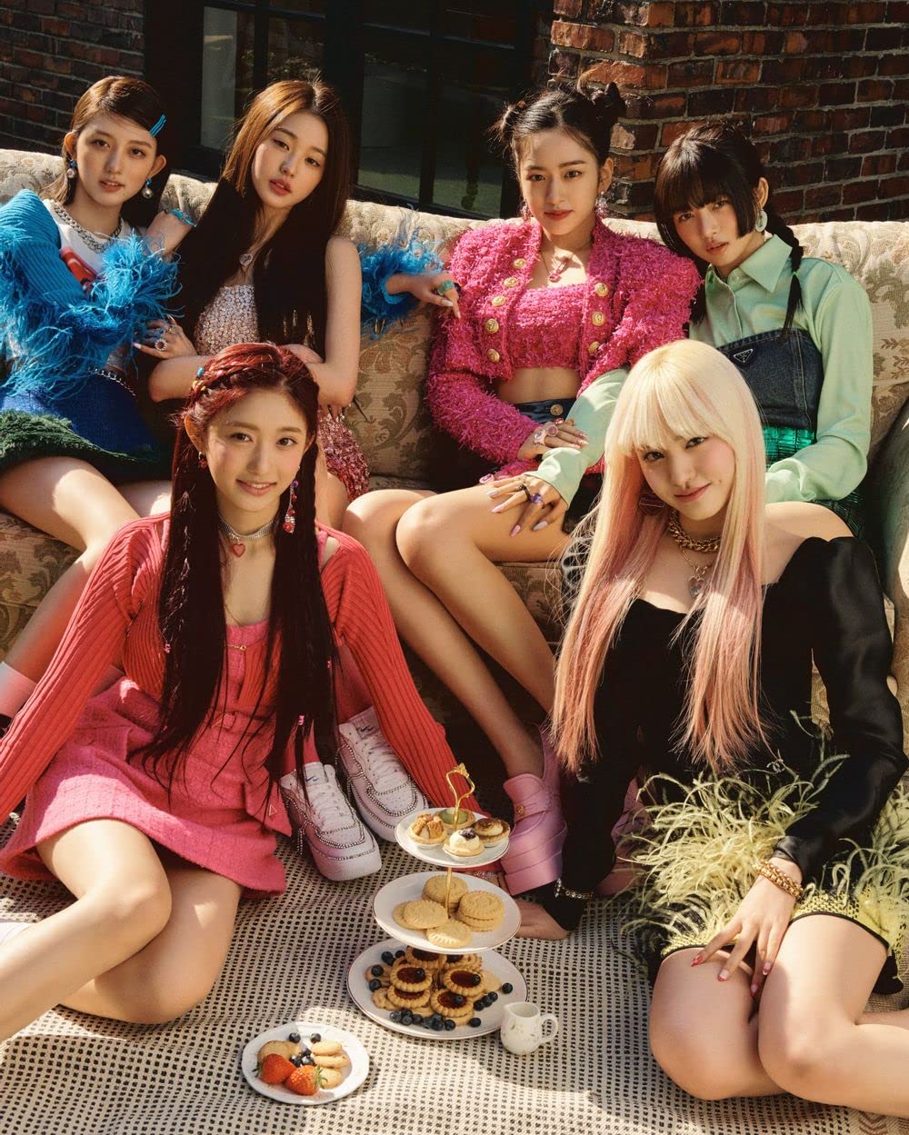 IVE LOVE DIVE 2nd Single Album (Random )